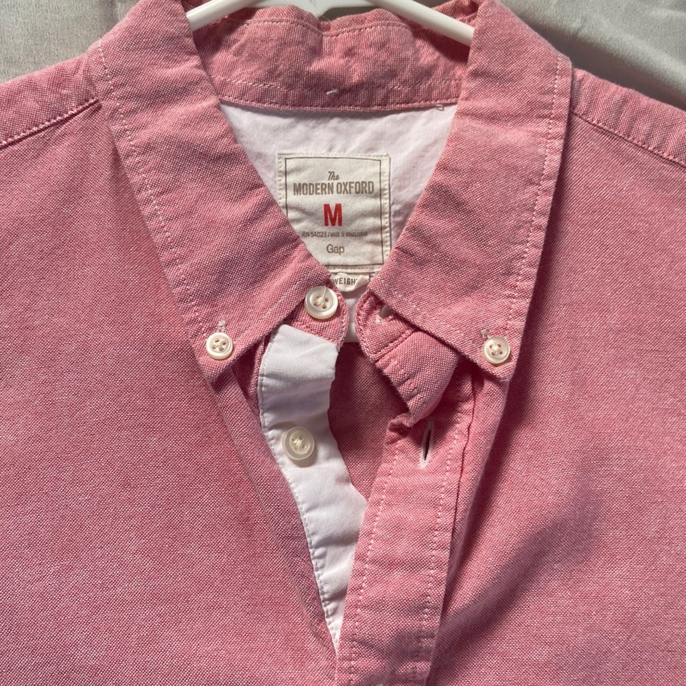 Gap shirt